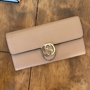 Authentic GUCCI Interlocking GG Beige Leather Long Bifold Wallet